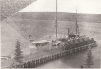 La nave Alice e i vagoni ferroviari, Shoal Harbour, luglio/agosto 1933.